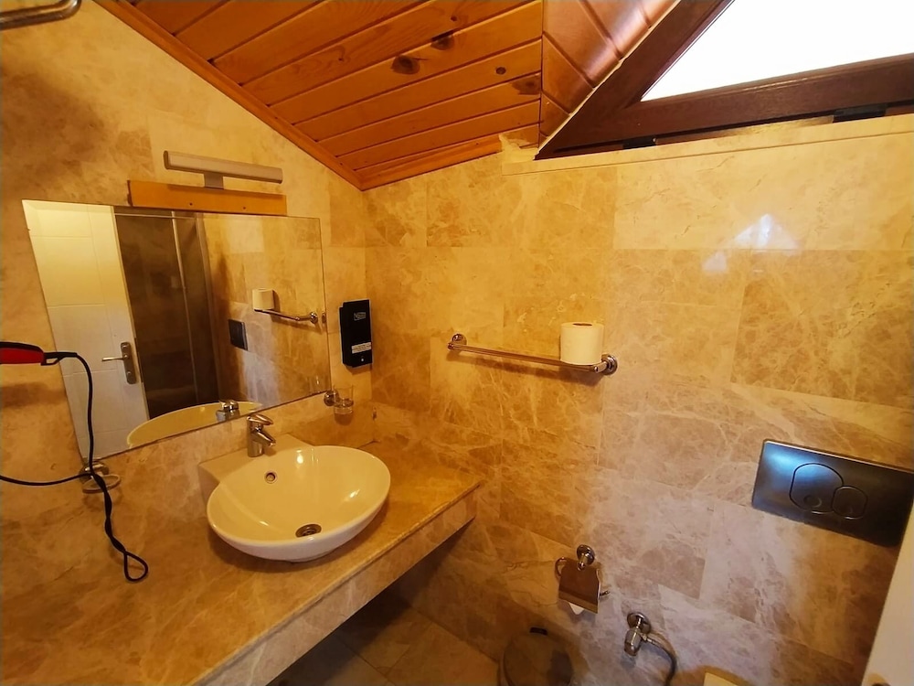 Alya Hotel Gocek 67/70