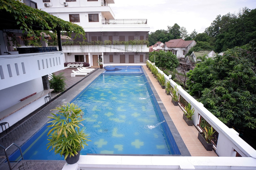 Front One Resort Yogyakarta 39/46