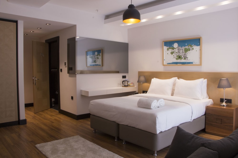 Four G Hotel 32/50