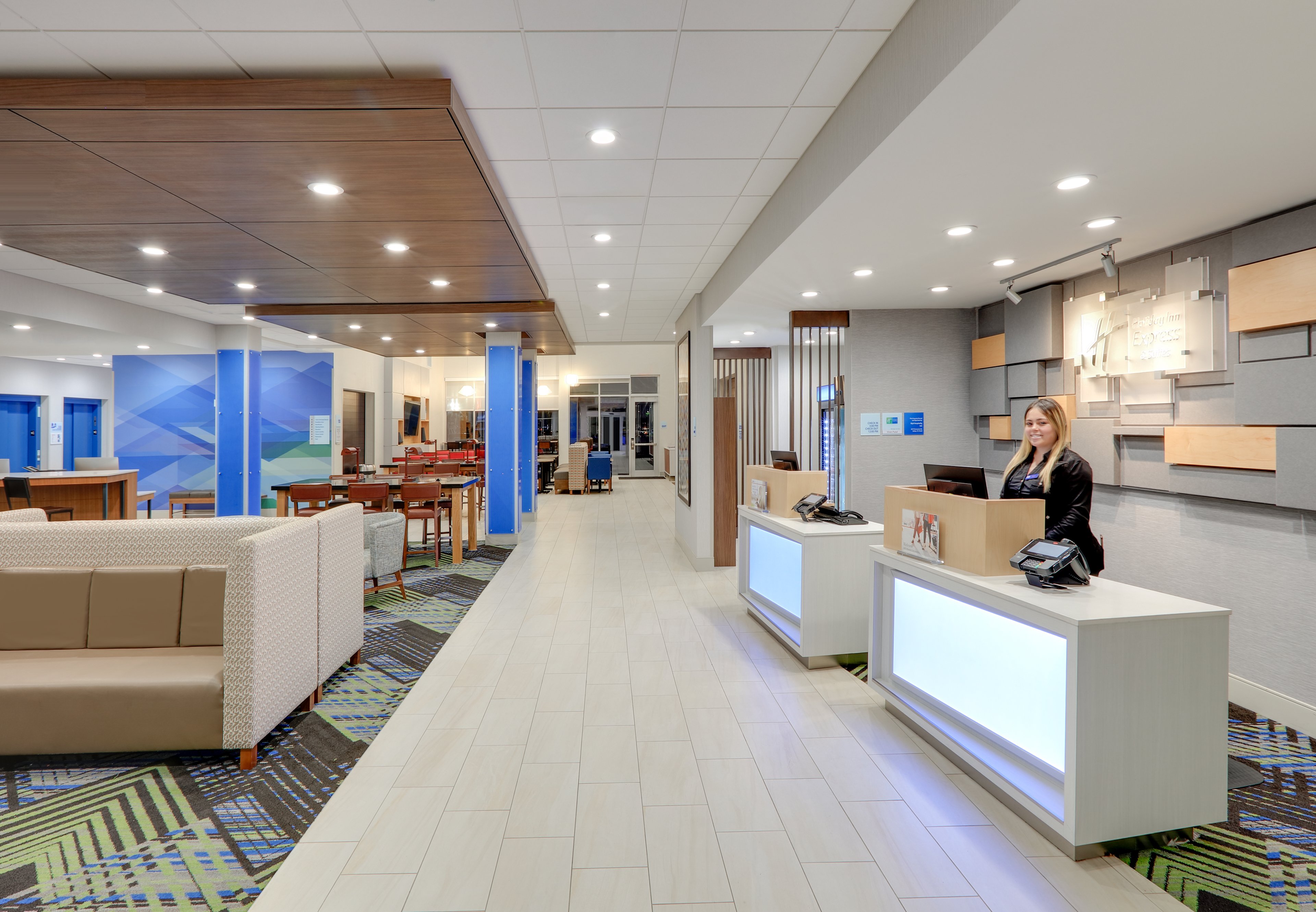 Holiday Inn Express & Suites Dallas Nw Hwy - Love Field 3/45