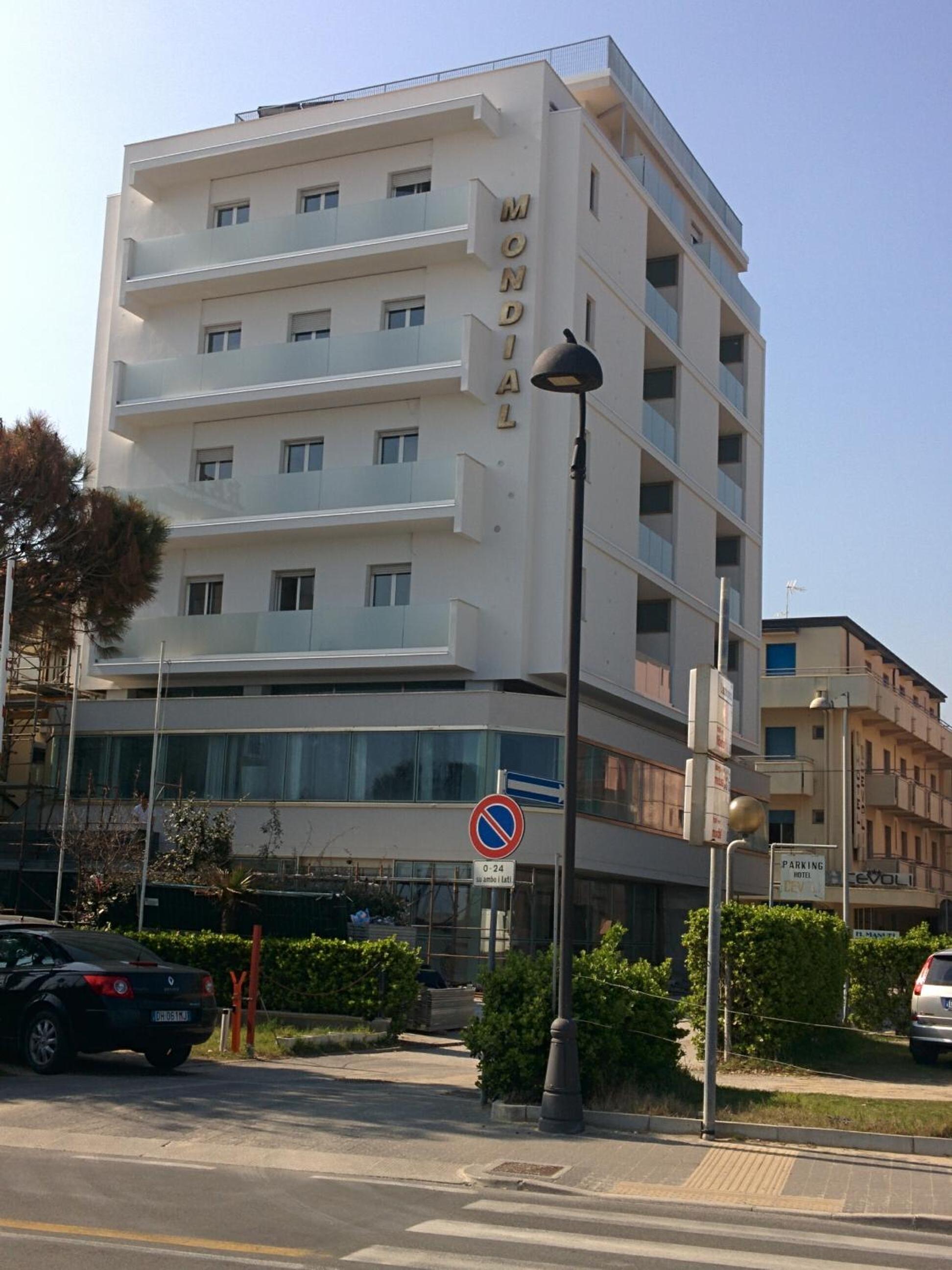 Hotel Mondial 40/48