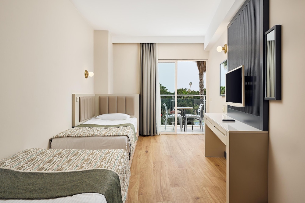 Seaden Sea World Resort & SPA 13/50