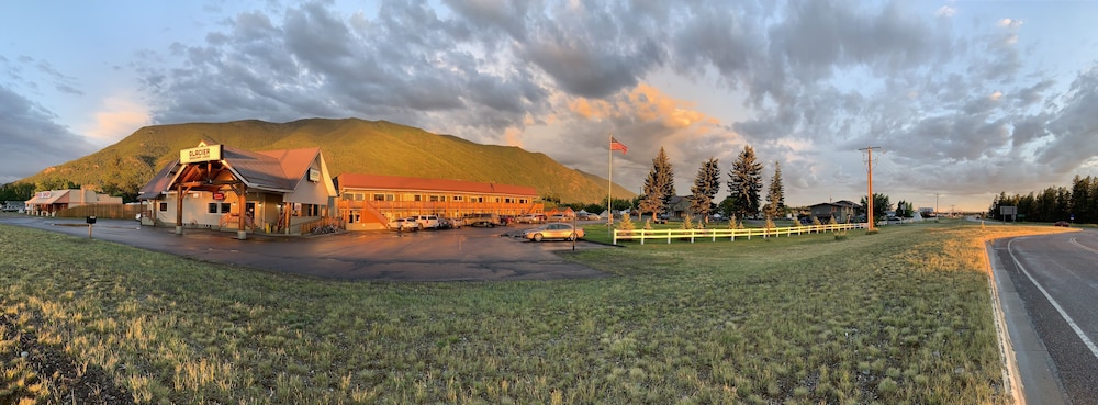 Western Inn-Glacier Park 47/50