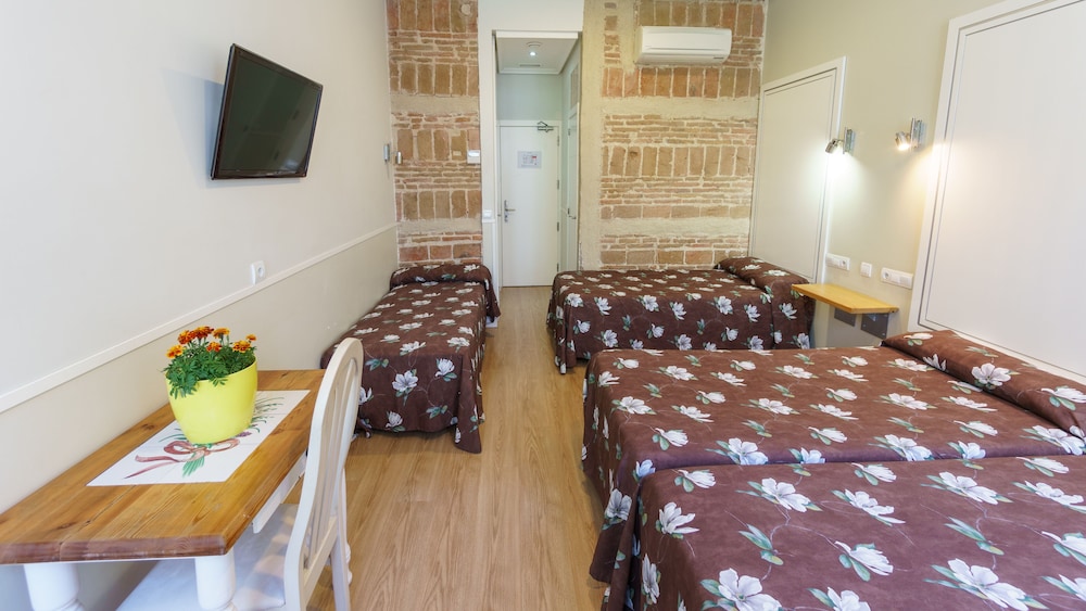 Hostal Madrid 32/50