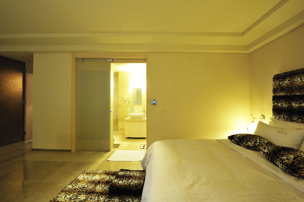 Ms Hotel 13/32