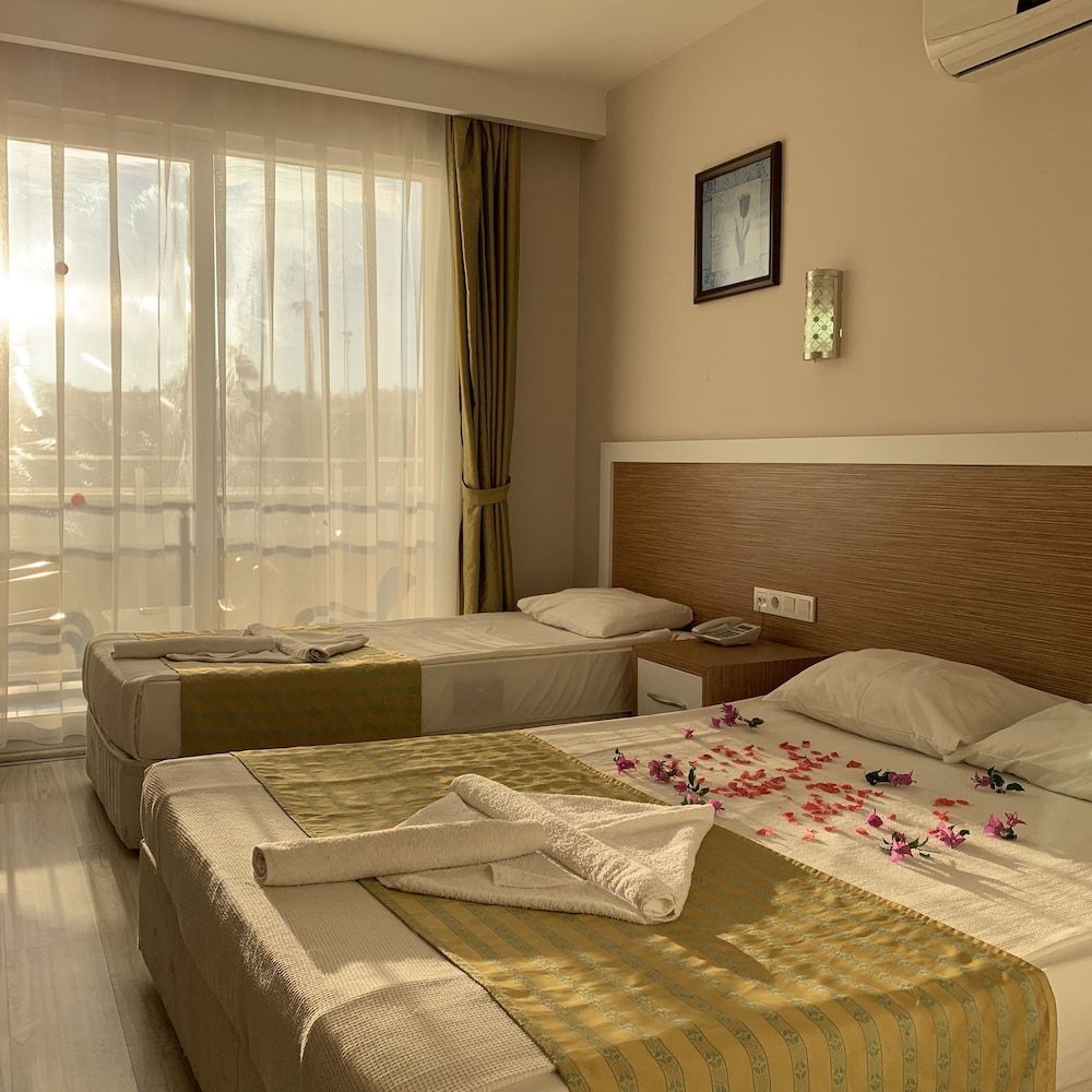 A Hotel Side 28/54