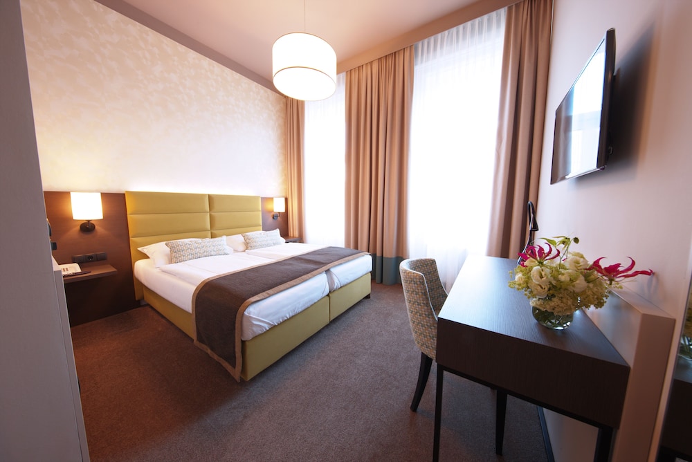 HOTEL DREI KRONEN VIENNA CITY 28/74