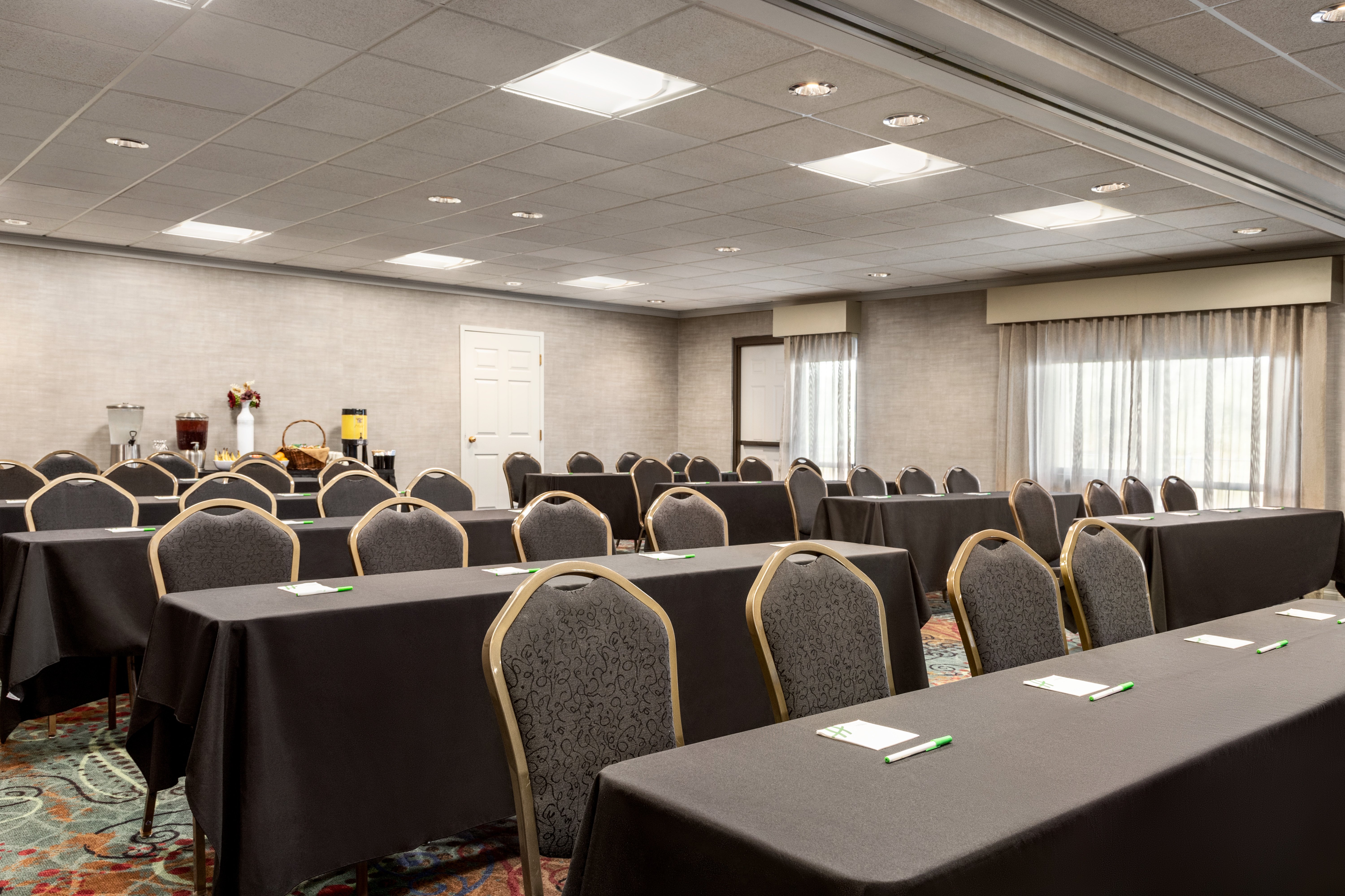 Holiday Inn Hotel Suites Council Bluffs I 29 28/38