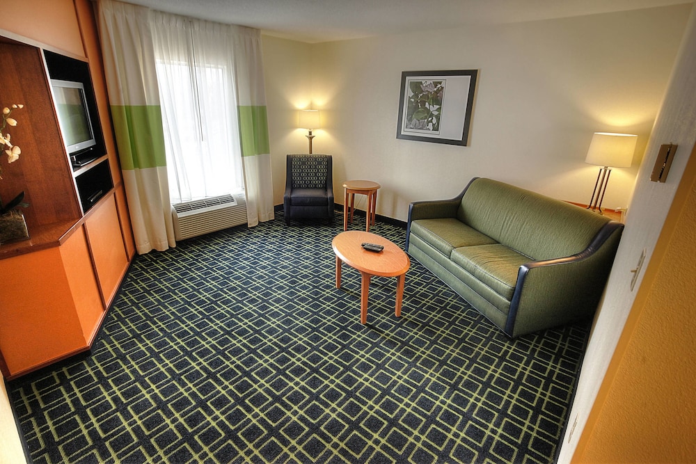 Fairfield Inn Suites By Marriott Mt Vernon Rend Lake 25/39