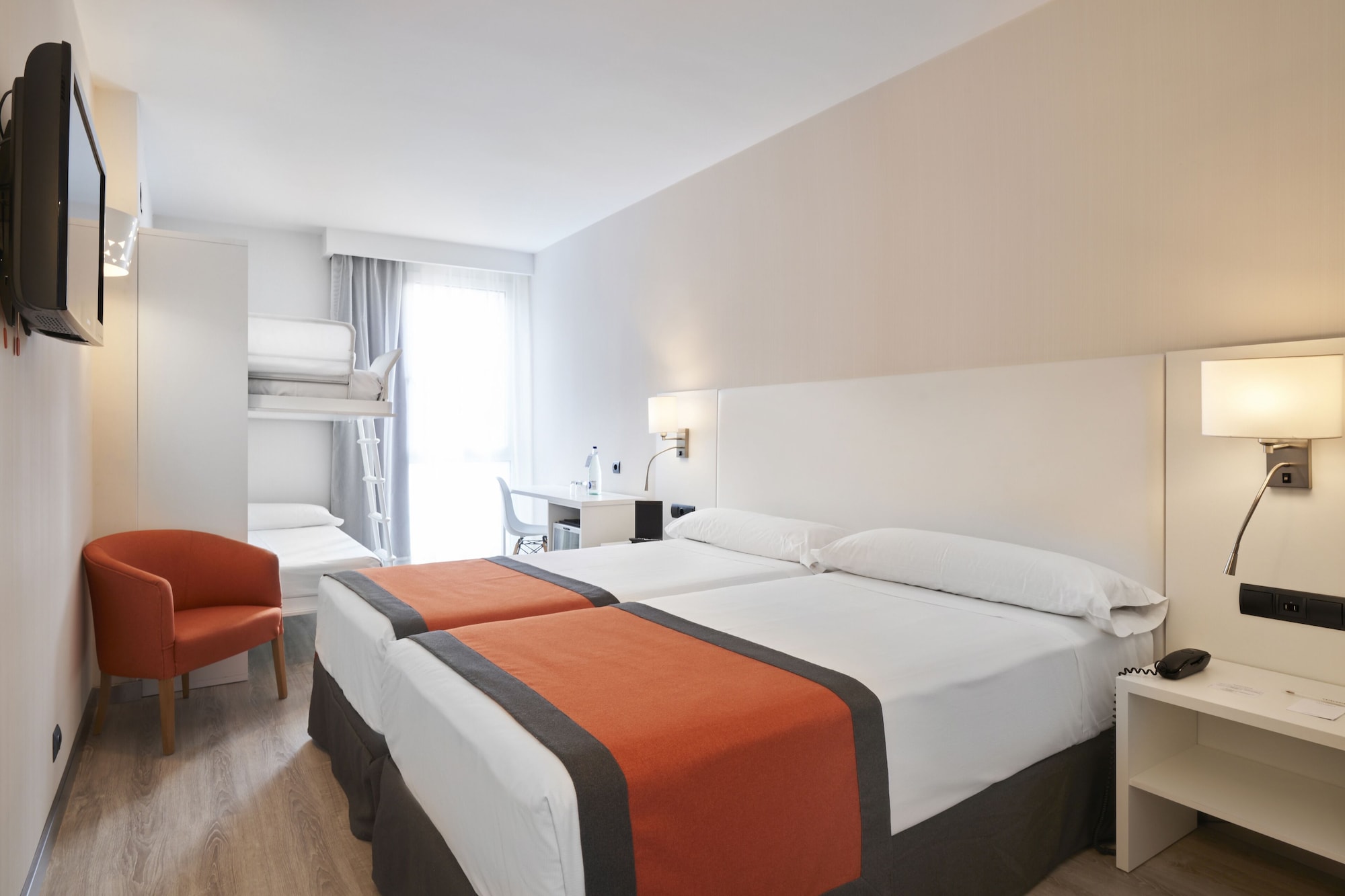Family, 4 Beds