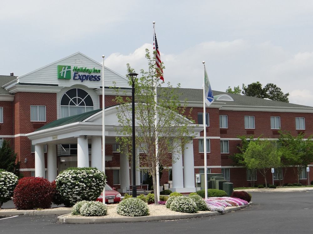 Holiday Inn Express Hotel And Suites Salisbury Delmar 6/68