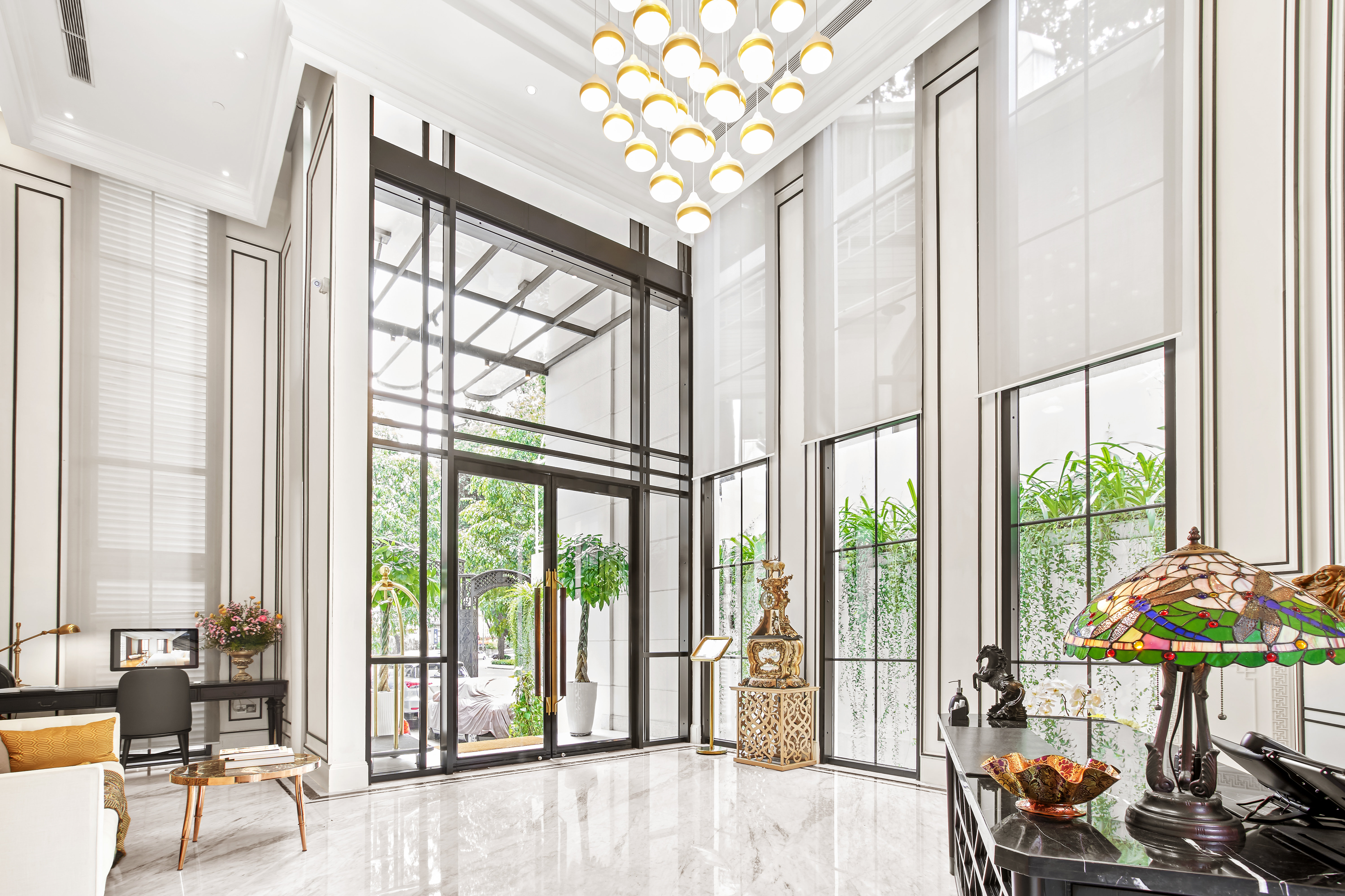 Bach Suites Saigon 9/80
