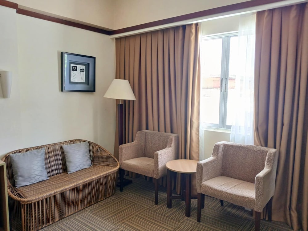Dohera Hotel 42/69