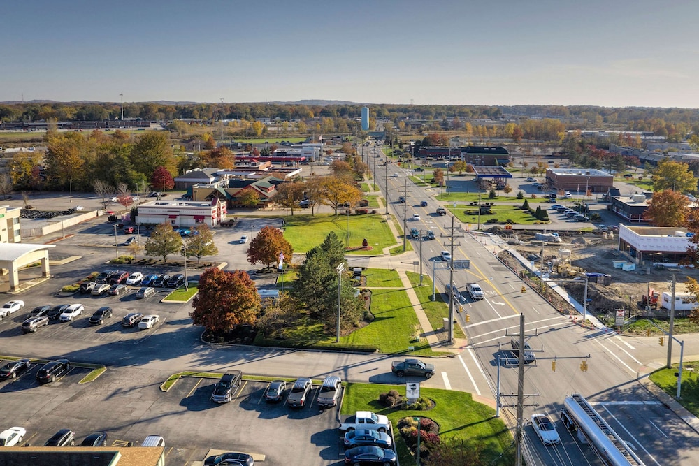 Suburban Studios Mentor - Cleveland Northeast 4/39