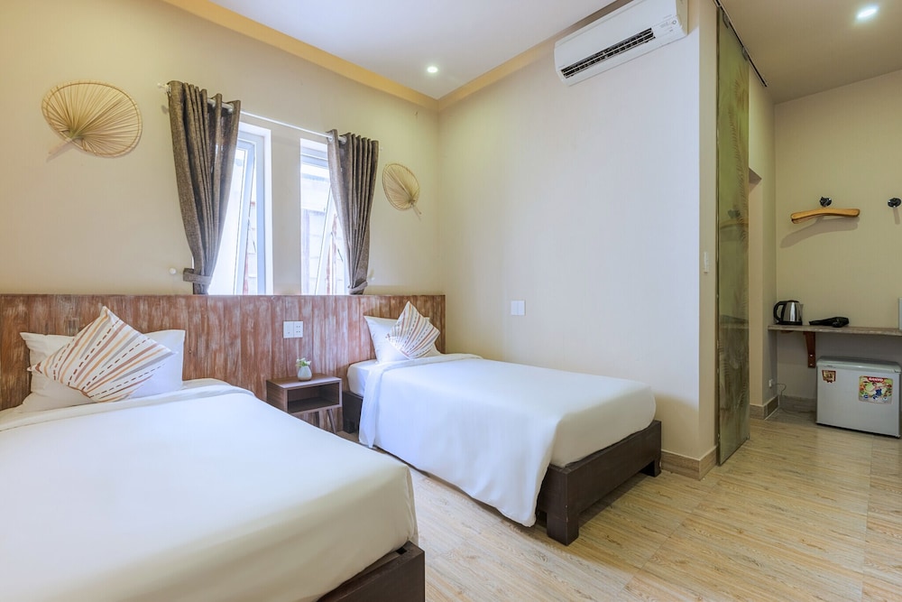 DELUXE, TWIN BEDS