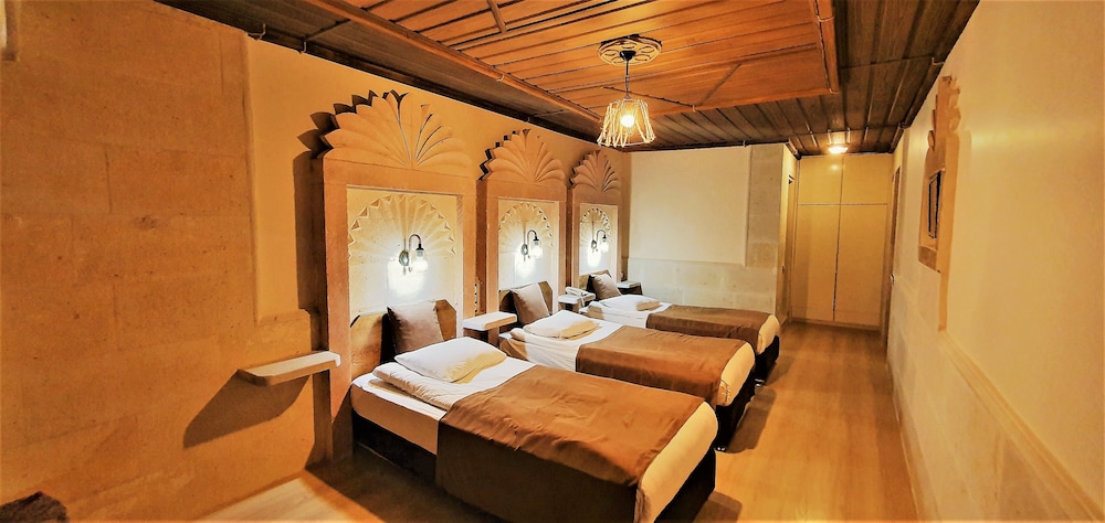 Ciner Hotel 28/50