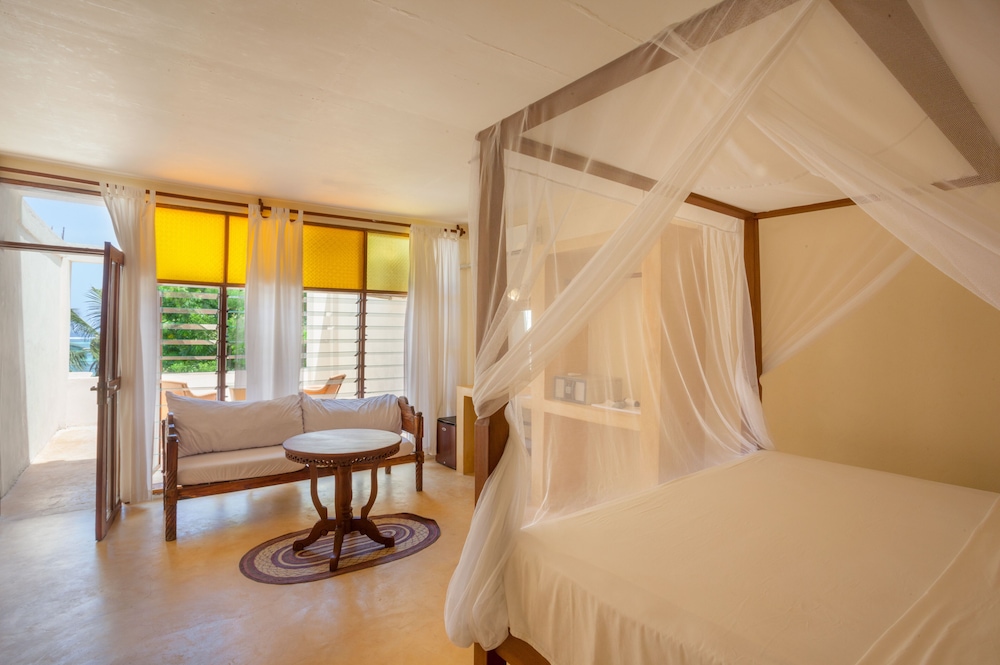 Blue Marlin Beach Hotel 15/50