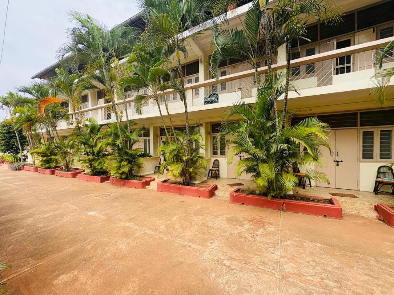 THE GREEN HOTEL 55/59