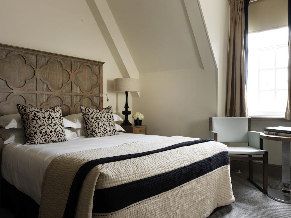 The Bloomsbury Hotel 5/46