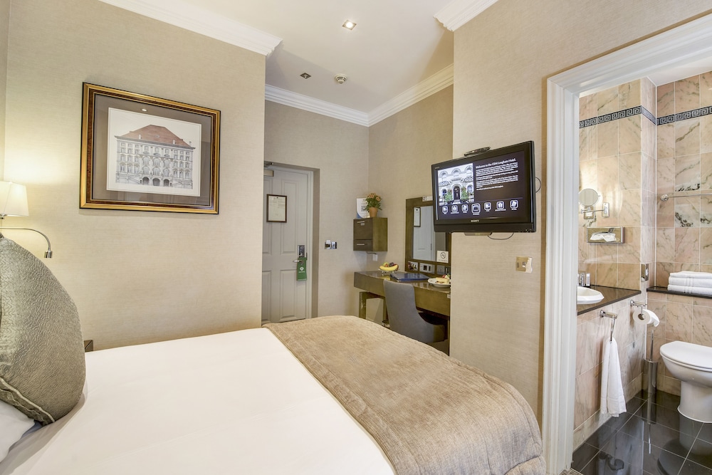 Langham Court Hotel 25/69