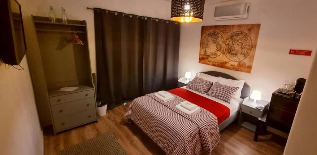 BASIC, DOUBLE BED, PRIVATE BATHROOM