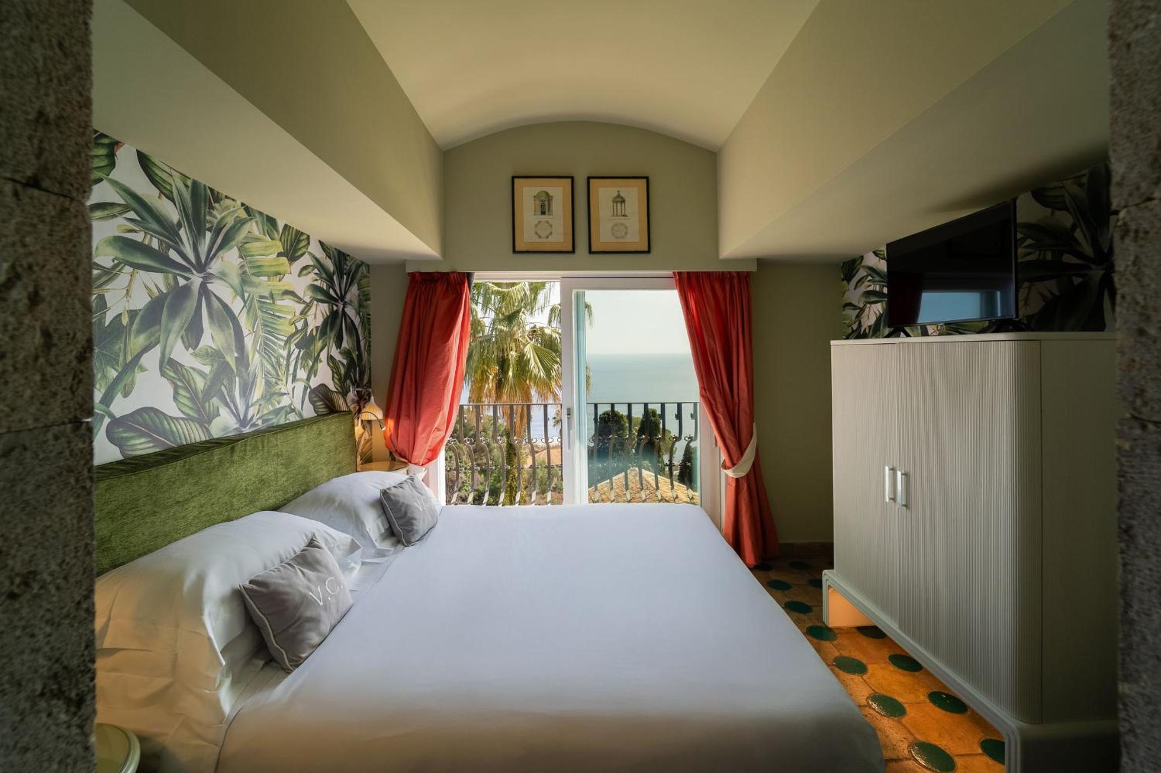 Deluxe, Double or Twin Bed, Sea View