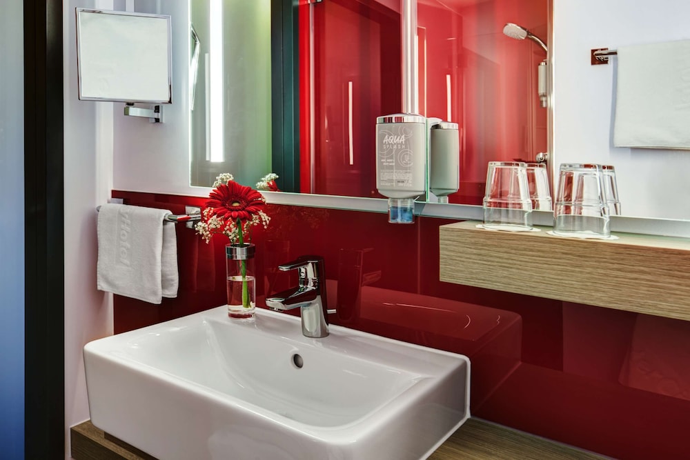 INTERCITY HOTEL FRANKFURT AIRPORT 50/61