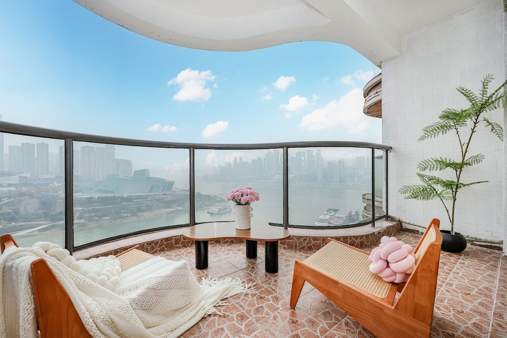 Baihong Riverview Drone Show Apartment 25/50