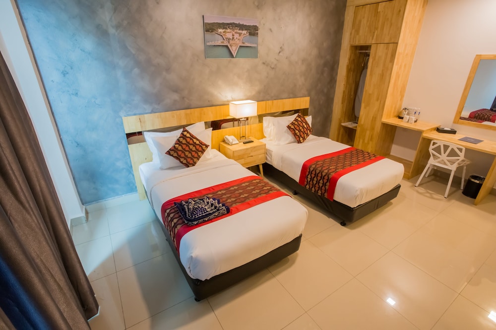 Hotel Adya Express 30/60