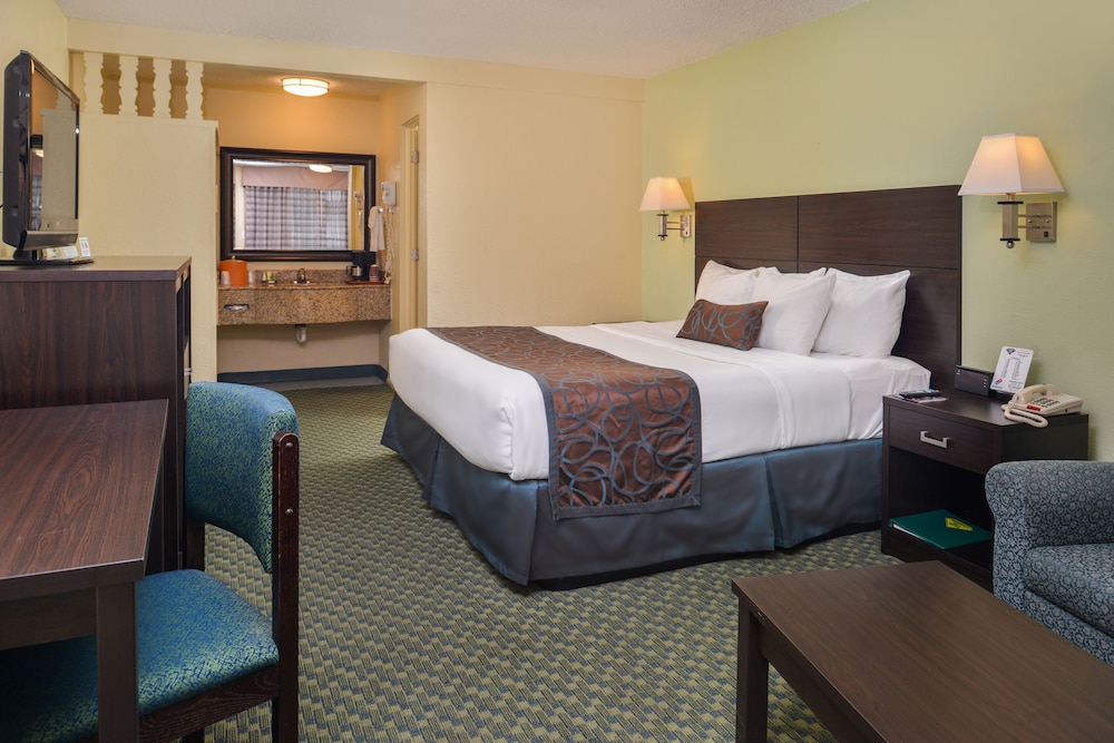 University Inn Suites 19/50
