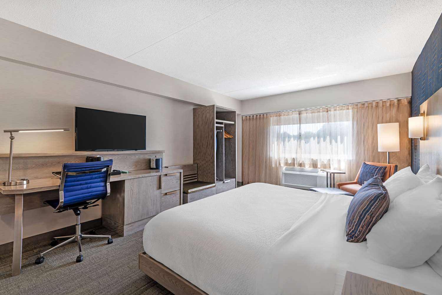 Best Western Plus Landmark Inn 13/43