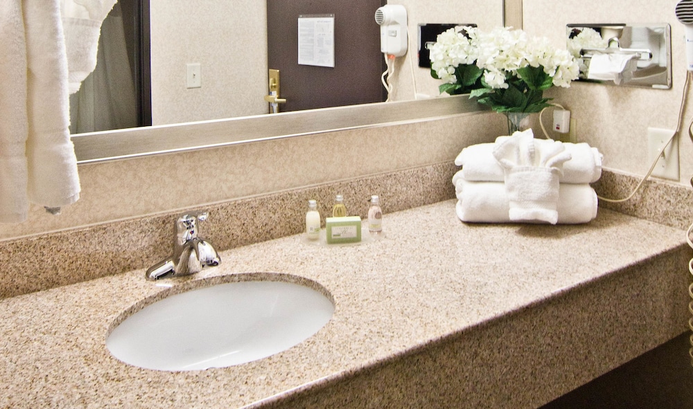 Christopher Inn and Suites 8/39