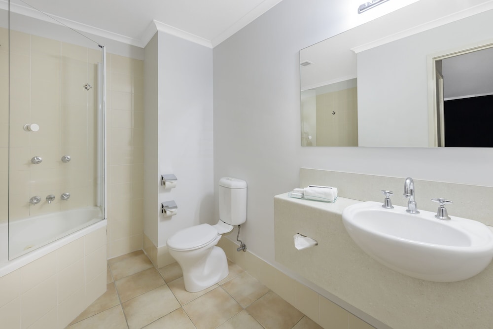 Ramada Encore by Wyndham Belconnen Canberra 36/38