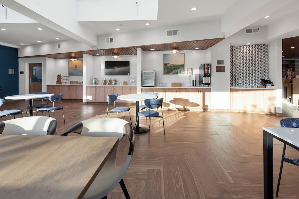 Fairfield Inn And Suites By Marriott San Francisco Pacifica Ex Holiday Inn Express Hotel Suites 36/50