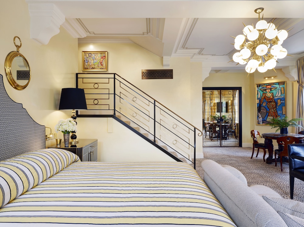 Milestone Hotel 29/85