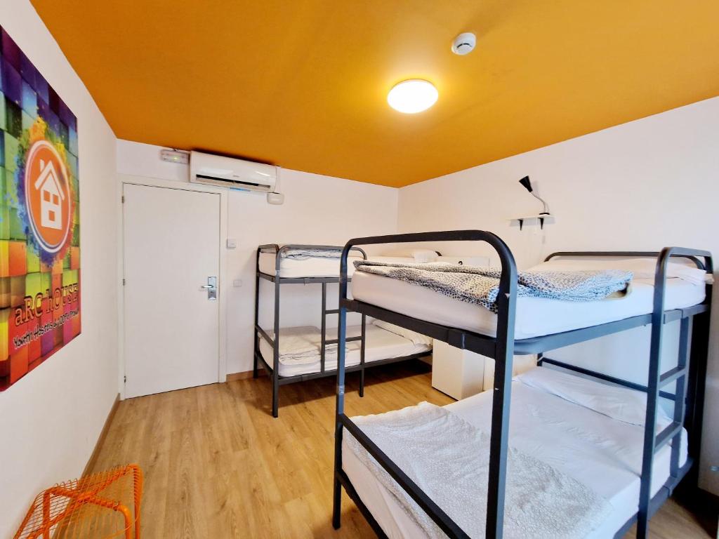 Arc House Hostel 7/18