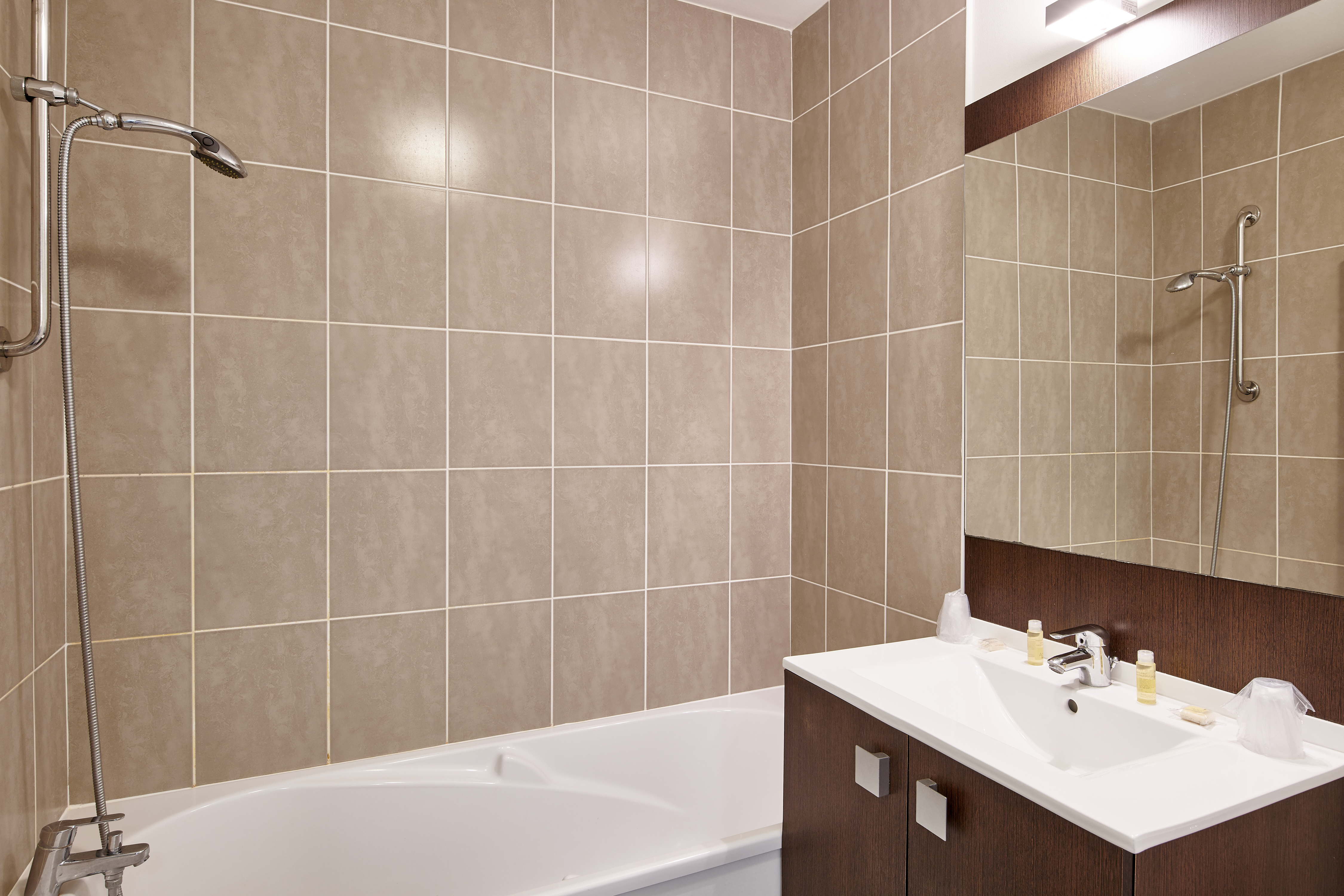 2 Bedrooms, Apartment