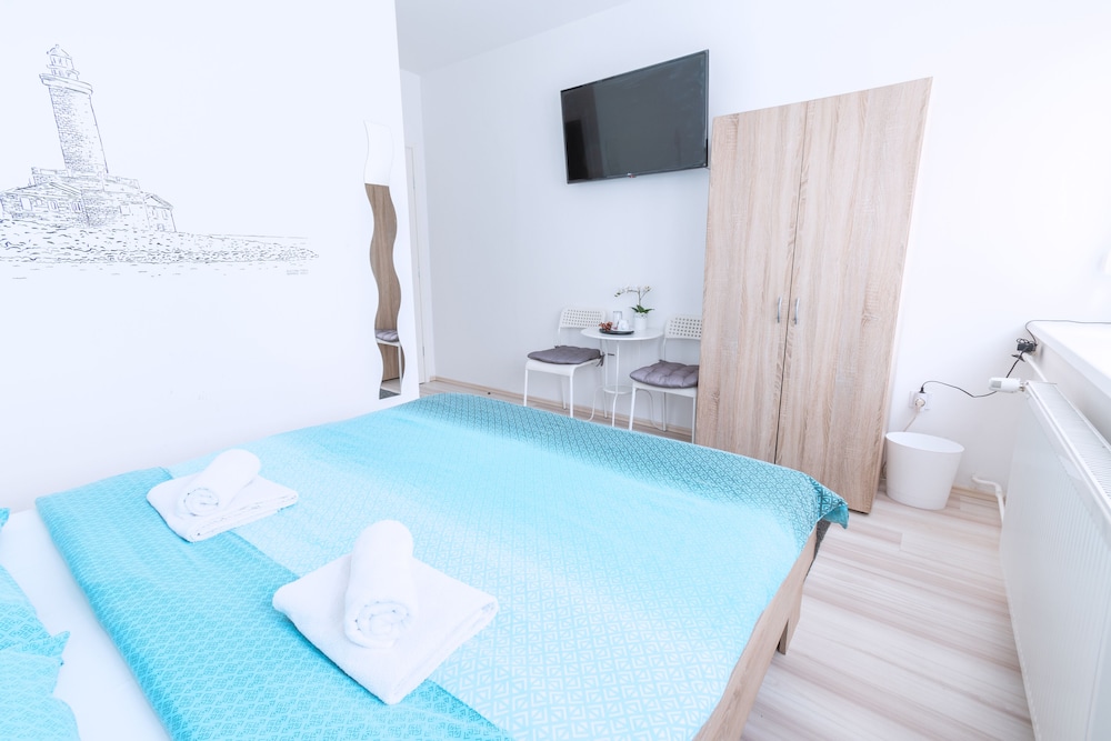 The Dots Hostel 23/37