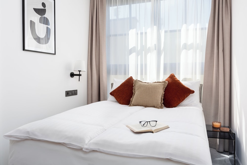 H11 Aparthotel 35/72