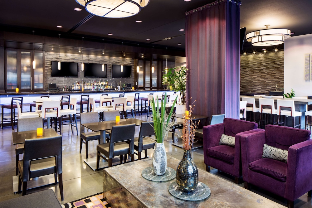 HYATT house Charlotte/Center City 42/58