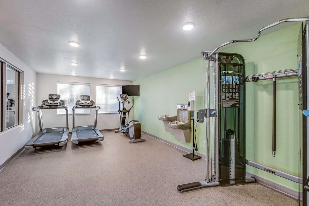 WoodSpring Suites Novi Farmington 24/47