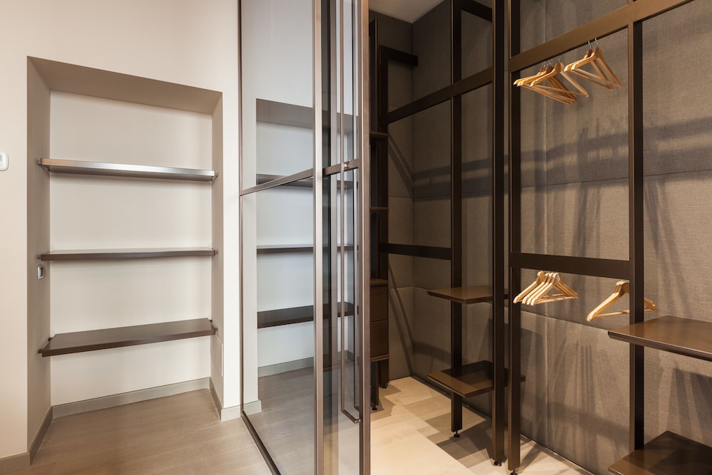 Easyhomes Duomo Suites and Apartments 21/38