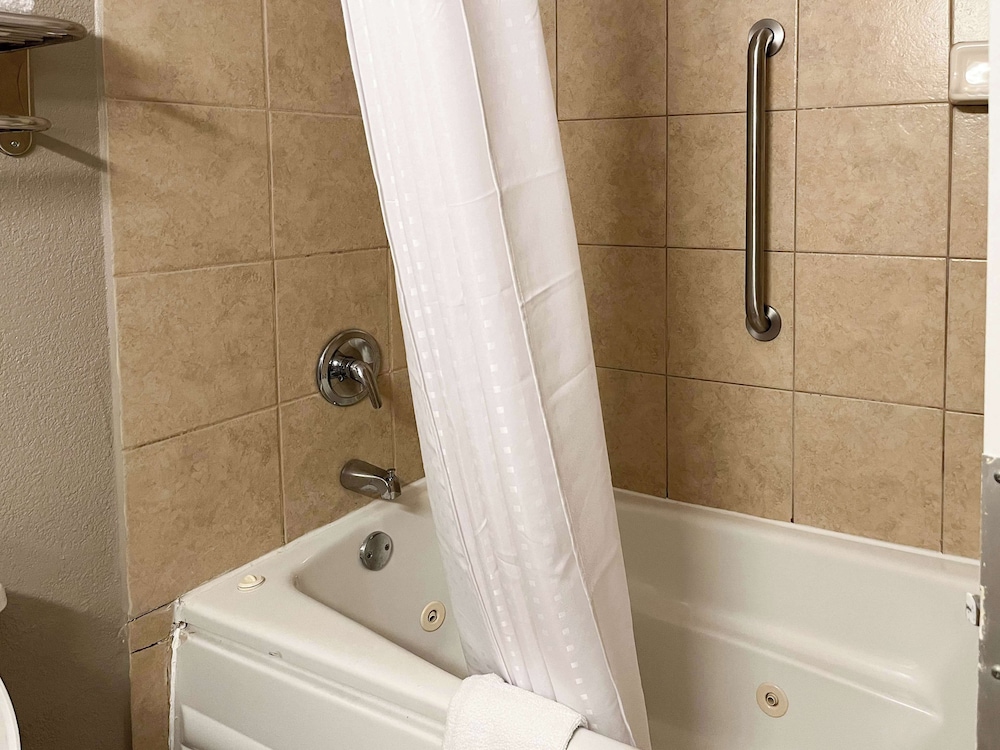 Motel6 Nacogdoches, TX - SFA University 49/50