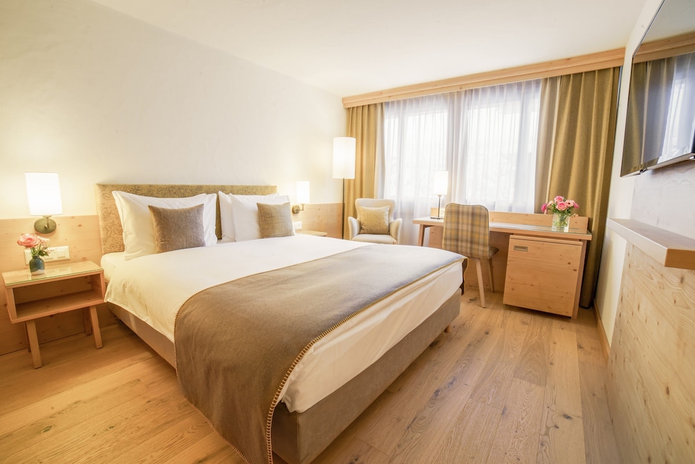 Alpine, Queen Bed