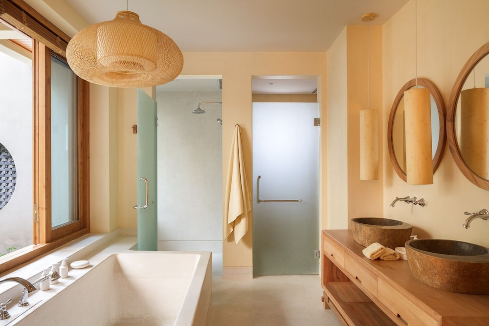 2 Bedrooms, Courtyard, Deluxe, Villa, 2 King Beds