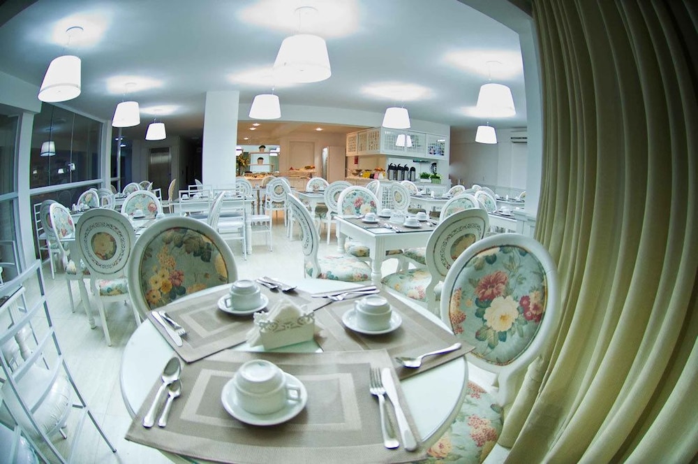 HOTEL OMA ZITA 28/32