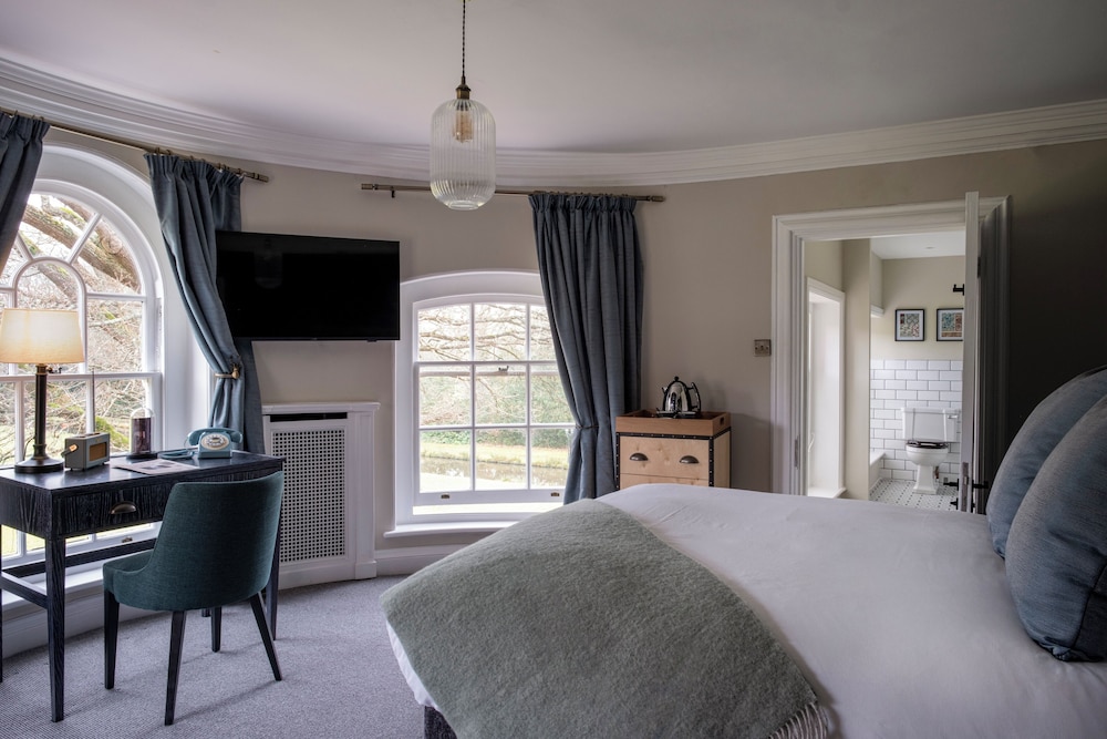 Junior Suite, Mansion, King Bed, Canal View