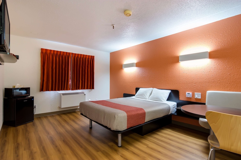 Motel6 Kerrobert, SK 10/30