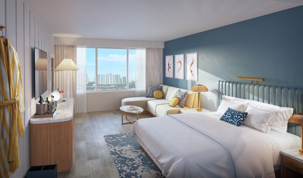 RENOVATED, KING BED, CITY VIEW