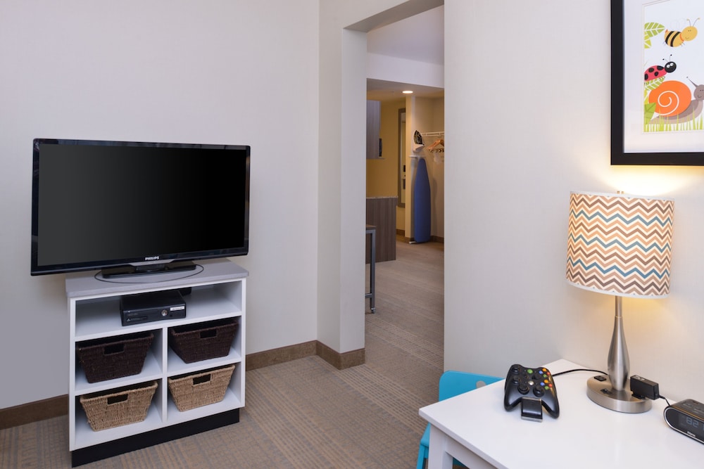 Holiday Inn Express Suites Pocatello 69/97